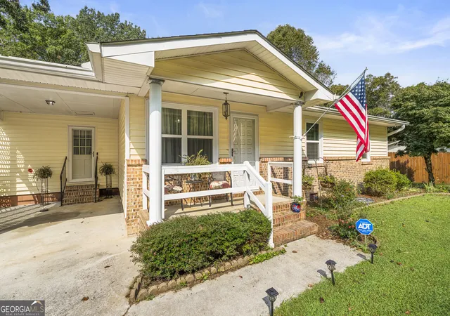 Photo 3 of Single family home for sale at 437 Jason Dr, Trion, GA 30753 | MLS# 10851559 | Listing updated on 2026-10-03