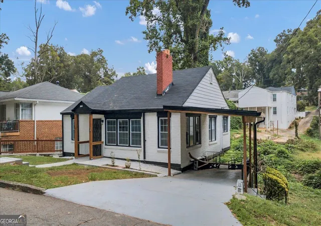 Photo 2 of Single family home for sale at 6 Rockmart Dr SW, Atlanta, GA 30314 | MLS# 10871555 | Listing updated on 2026-10-28