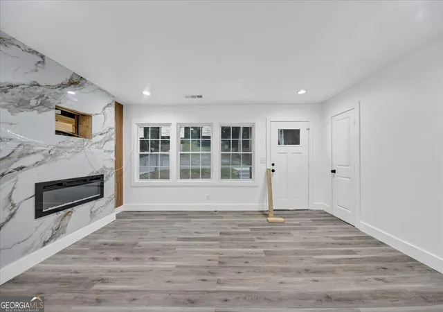 Photo 4 of Single family home for sale at 6 Rockmart Dr SW, Atlanta, GA 30314 | MLS# 10871555 | Listing updated on 2026-10-28