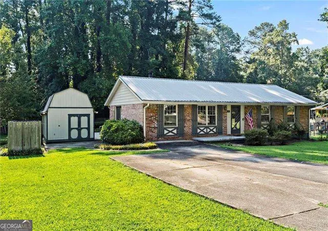 Photo 3 of Single family home for sale at 3361 Pawnee Trl Sw, Marietta, GA 30060 | MLS# 10837103 | Listing updated on 2026-09-15
