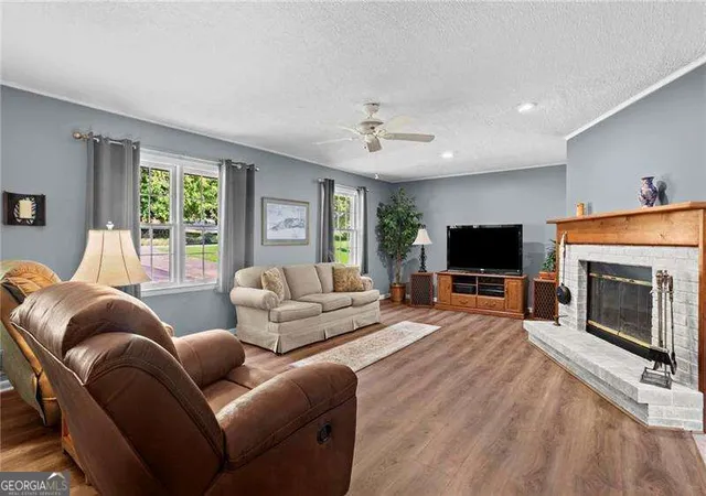 Photo 4 of Single family home for sale at 3361 Pawnee Trl SW, Marietta, GA 30060 | MLS# 10837103 | Listing updated on 2026-09-15
