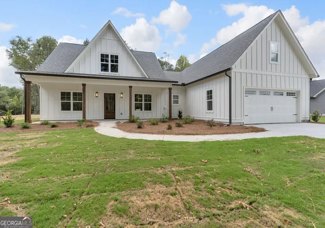 Photo 1 of Single family home for sale at 1863 Hoods Ml Rd, Commerce, GA 30529 | MLS# 10845536 | Listing updated on 2026-09-30