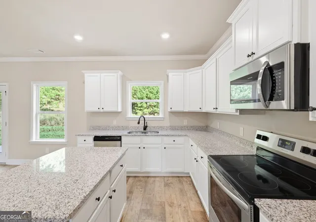 Photo 3 of Single family home for sale at 275 Huntington Manor Ct #18, Cornelia, GA 30531 | MLS# 10848440 | Listing updated on 2026-09-17