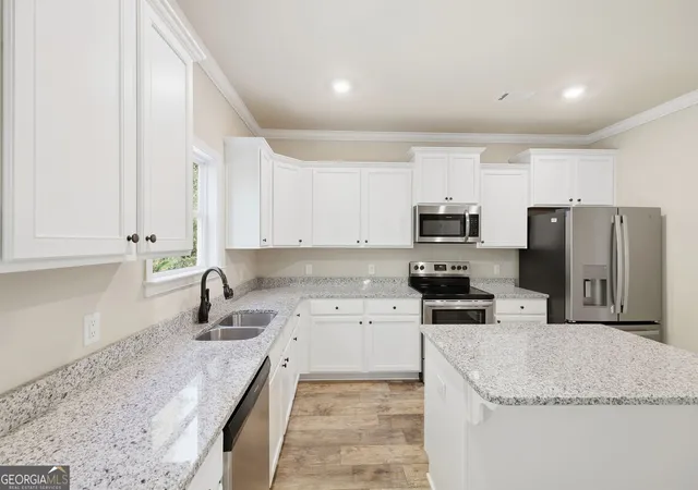 Photo 3 of Single family home for sale at 275 Huntington Manor Ct #18, Cornelia, GA 30531 | MLS# 10848440 | Listing updated on 2026-09-17
