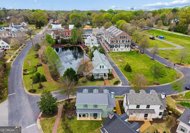 Photo 2 of Single family home for sale at 11 Bourbon St, Senoia, GA 30276 | MLS# 10853423 | Listing updated on 2026-10-09