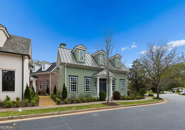 Photo 3 of Single family home for sale at 11 Bourbon St, Senoia, GA 30276 | MLS# 10853423 | Listing updated on 2026-10-09