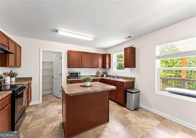 Photo 4 of Single family home for sale at 3470 Silver Wood Walk, Gainesville, GA 30507 | MLS# 10843056 | Listing updated on 2026-09-24