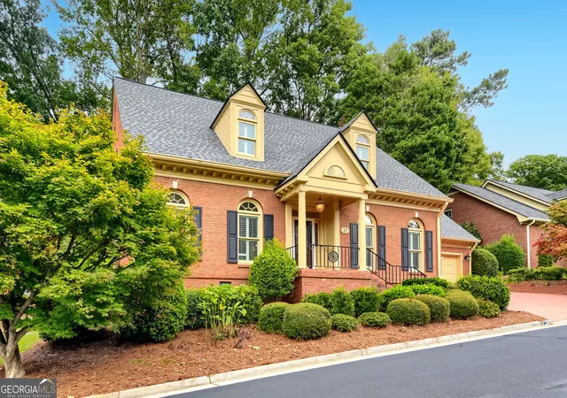 Photo 1 of Single family home for sale at 17 Downshire Cir, Decatur, GA 30033 | MLS# 10853463 | Listing updated on 2026-09-25