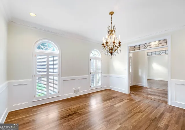 Photo 3 of Single family home for sale at 17 Downshire Cir, Decatur, GA 30033 | MLS# 10853463 | Listing updated on 2026-09-25