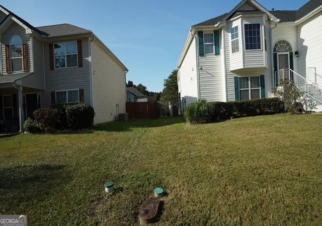 Photo 3 of Single family home for sale at 2010 Hillspring Ln, Lithonia, GA 30058 | MLS# 10847804 | Listing updated on 2026-09-23