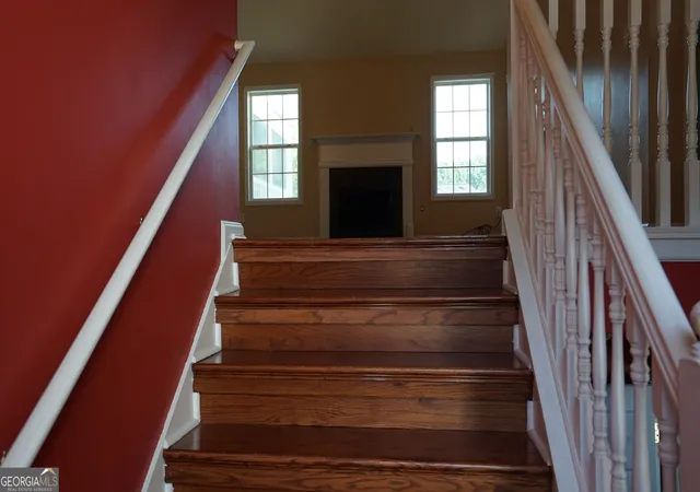 Photo 4 of Single family home for sale at 2010 Hillspring Ln, Lithonia, GA 30058 | MLS# 10847804 | Listing updated on 2026-09-23