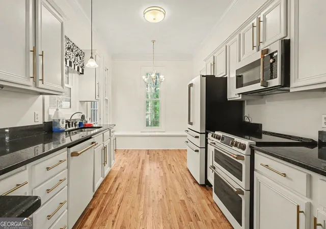 Photo 3 of Single family home for sale at 180 Courtland Dr, Fayetteville, GA 30215 | MLS# 10852262 | Listing updated on 2026-10-08