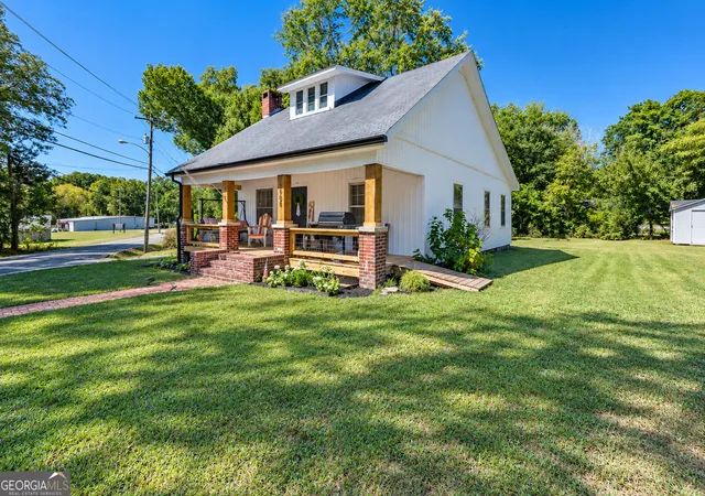 Photo 3 of Single family home for sale at 1108 S Chattanooga St, La Fayette, GA 30728 | MLS# 10843225 | Listing updated on 2026-09-24