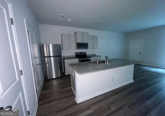 Photo 2 of Townhouse for sale at 285 NE Oakwood Dr, Milledgeville, GA 31061 | MLS# 10851296 | Listing updated on 2026-10-07