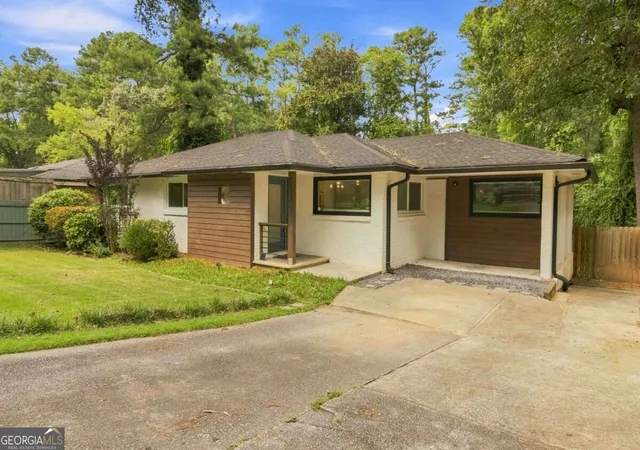 Photo 3 of Single family home for sale at 2154 Plaster Rd NE, Atlanta, GA 30345 | MLS# 10843066 | Listing updated on 2026-09-13