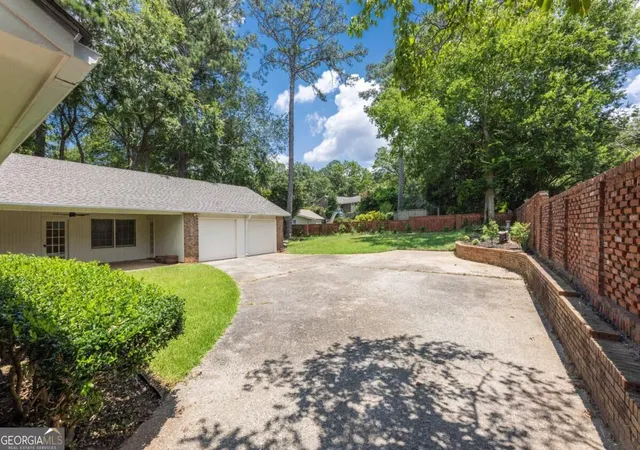 Photo 3 of Single family home for sale at 5510 Sedgewick Dr, Columbus, GA 31904 | MLS# 10842392 | Listing updated on 2026-09-15