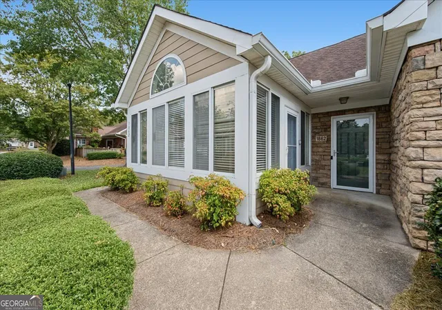 Photo 3 of Condo for sale at 1862 Kolb Farm Cir SW, Marietta, GA 30008 | MLS# 10838348 | Listing updated on 2026-09-16