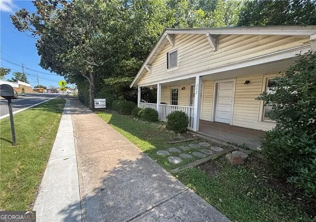Photo 1 of Single family home for sale at 232 Main St E, Dahlonega, GA 30533 | MLS# 10839110 | Listing updated on 2026-09-03