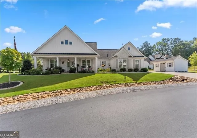 Photo 4 of Single family home for sale at 8855 Little Ml Rd, Cumming, GA 30041 | MLS# 10853549 | Listing updated on 2026-10-09