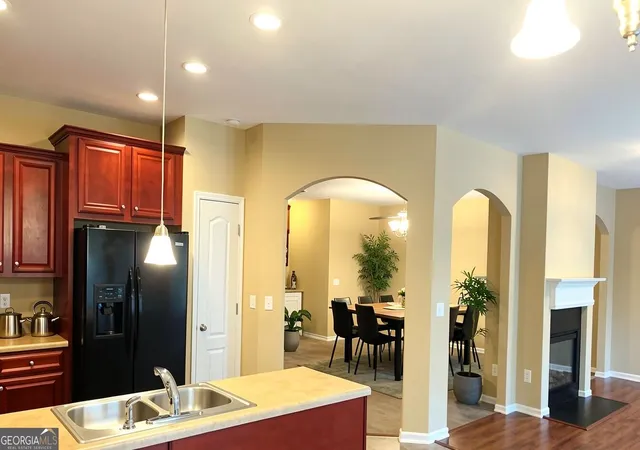Listing Photo 4 - Condo for sale in building located at 3330 Tiara Cir SW, Atlanta, GA 30311