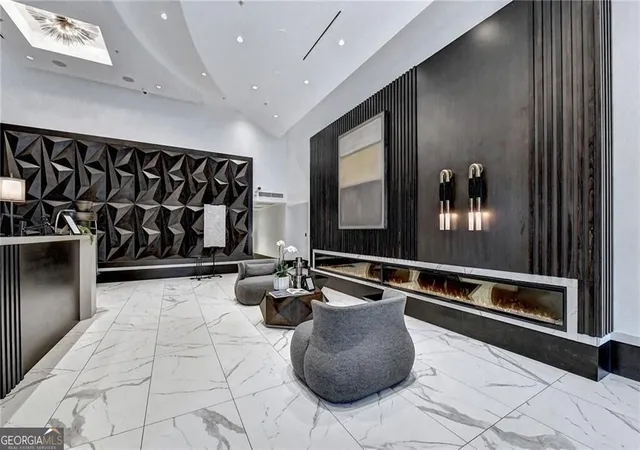 Photo 3 of Condo for sale at 400 W Peachtree St Nw #2709, Atlanta, GA 30308 | MLS# 10841014 | Listing updated on 2026-09-19