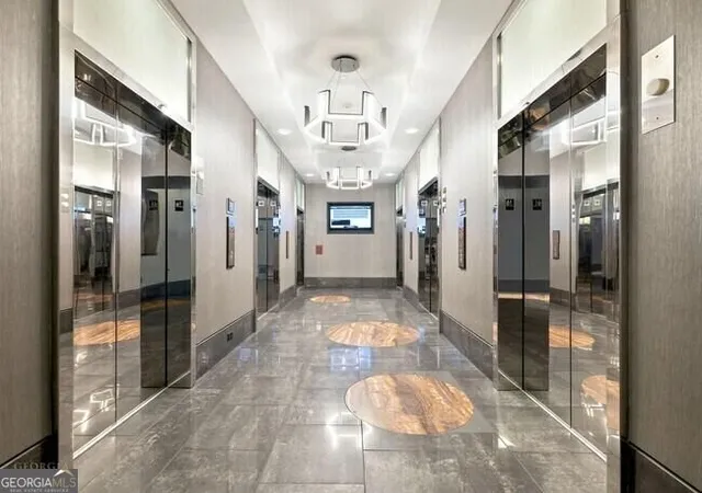 Photo 4 of Condo for sale at 400 W Peachtree St NW #2709, Atlanta, GA 30308 | MLS# 10841014 | Listing updated on 2026-10-25
