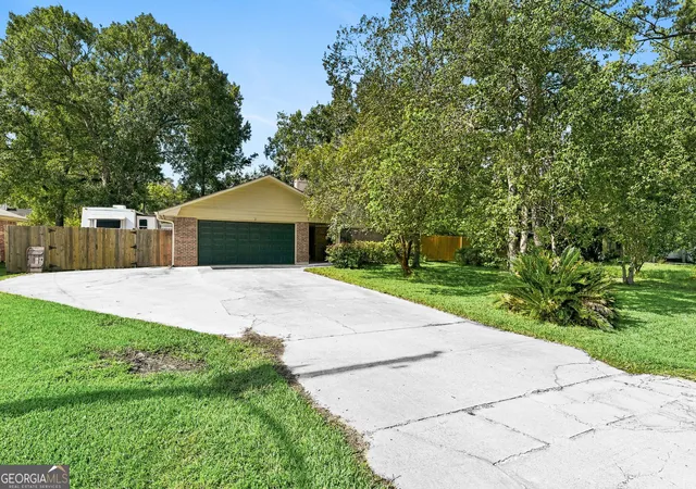 Photo 2 of Single family home for sale at 165 W Peach Ave, Kingsland, GA 31548 | MLS# 10844256 | Listing updated on 2026-10-06