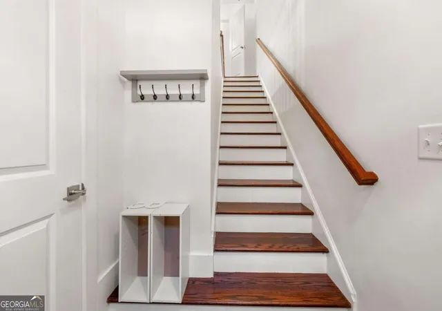 Listing Photo 4 - Condo for sale in building located at 216 Semel Dr Nw, Atlanta, GA 30309 - Unit #362