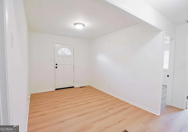 Photo 3 of Single family home for sale at 252 Whitworth Dr Sw, Atlanta, GA 30331 | MLS# 10772105 | Listing updated on 2026-09-19