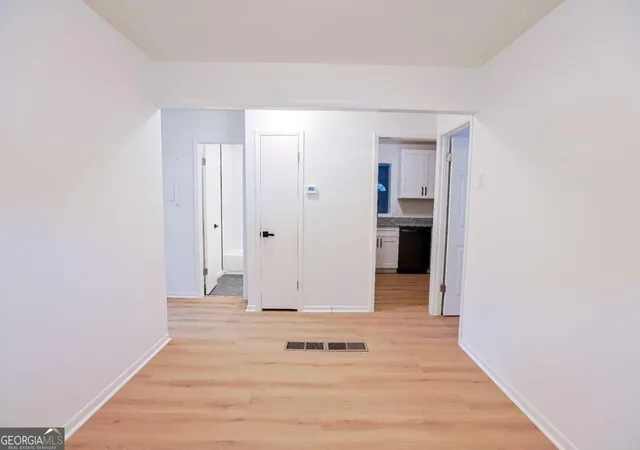 Photo 3 of Single family home for sale at 252 Whitworth Dr SW, Atlanta, GA 30331 | MLS# 10772105 | Listing updated on 2026-09-19