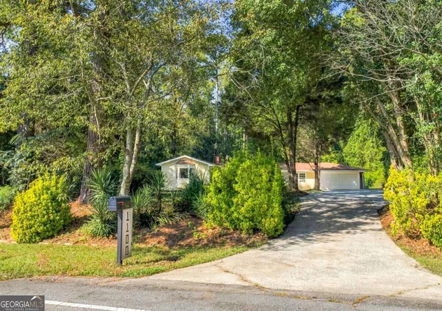 Photo 1 of Single family home for sale at 1100 Boat Rock Rd Sw, Atlanta, GA 30331 | MLS# 10850654 | Listing updated on 2026-10-26