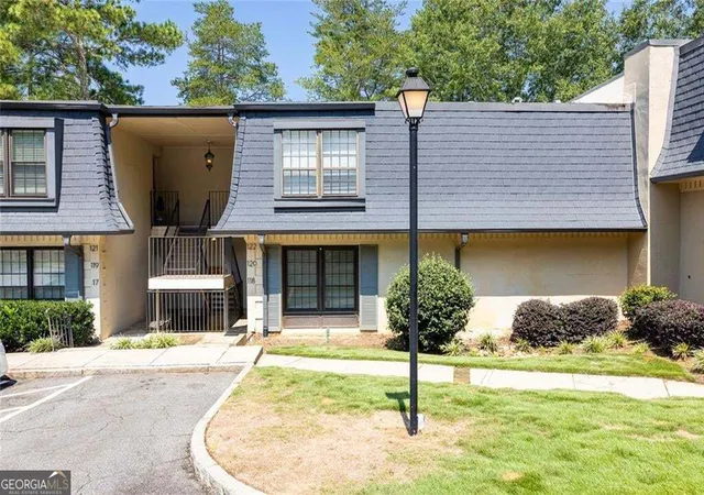 Photo 3 of Condo for sale at 118 Maison Pl Nw, Atlanta, GA 30327 | MLS# 10826085 | Listing updated on 2026-10-29