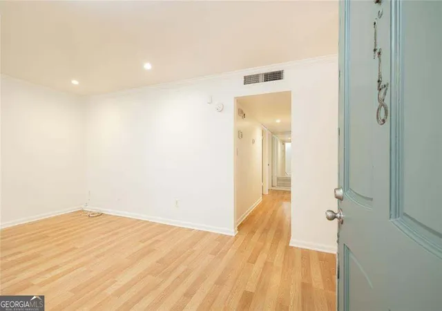 Photo 4 of Condo for sale at 118 Maison Pl Nw, Atlanta, GA 30327 | MLS# 10826085 | Listing updated on 2026-10-29