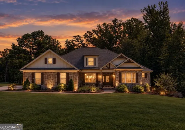 Photo 1 of Single family home for sale at 450 Ashley Glen Dr, Williamson, GA 30292 | MLS# 10818790 | Listing updated on 2026-09-09