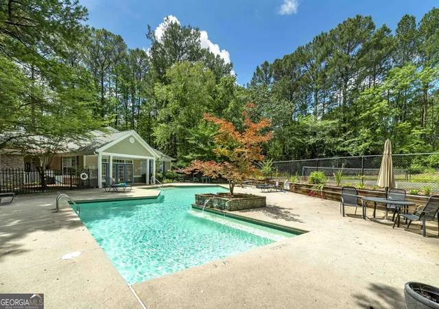 Listing Photo 2 - Condo for sale in building located at 506 Peachtree Clb Dr, Peachtree City, GA 30269