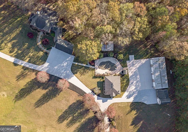 Photo 3 of Mansion for sale at 686a Newton Factory Brg, Covington, GA 30014 | MLS# 10838159 | Listing updated on 2026-09-16