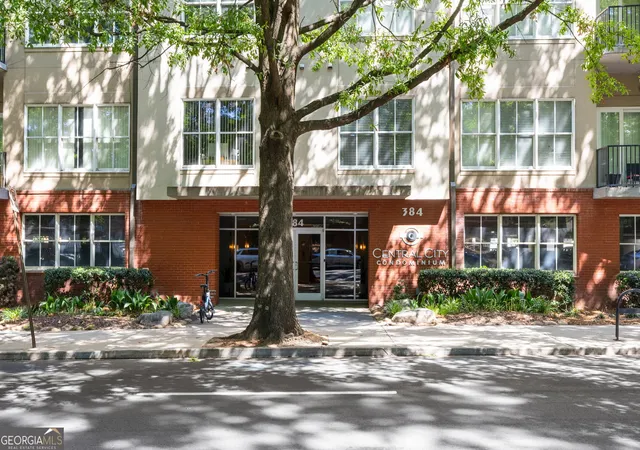 Photo 3 of Condo for sale at 384 Ralph Mcgill Blvd Ne #308, Atlanta, GA 30312 | MLS# 10847243 | Listing updated on 2026-09-30