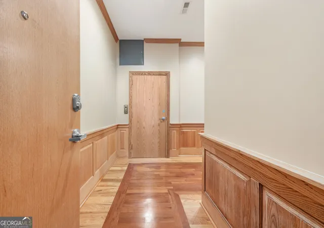 Listing Photo 5 - Condo for sale in building located at 384 Ralph Mcgill Blvd Ne, Atlanta, GA 30312 - Unit #308