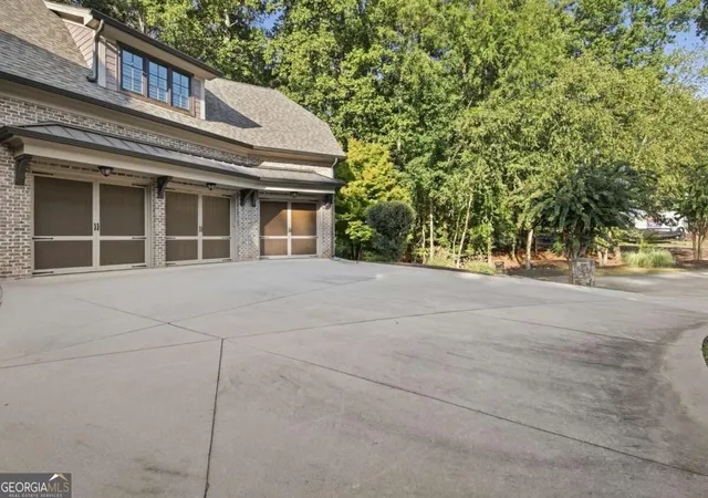 Photo 4 of Single family home for sale at 515 Bentwood Dr, Woodstock, GA 30189 | MLS# 10850337 | Listing updated on 2026-10-08