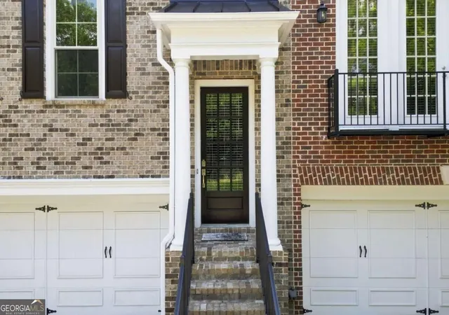 Photo 2 of Townhouse for sale at 7603 Lowery Oak Dr, Roswell, GA 30075 | MLS# 10839352 | Listing updated on 2026-09-16