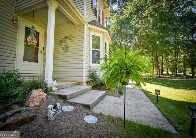 Photo 3 of Single family home for sale at 110 Clearview Cir, Mcdonough, GA 30253 | MLS# 10846818 | Listing updated on 2026-09-30