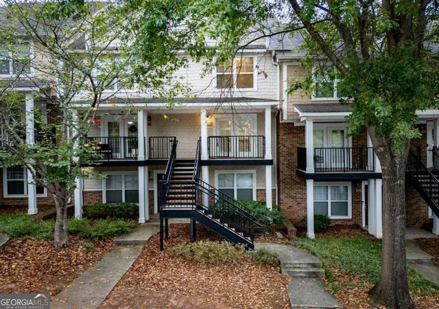 Condo for sale at 1035 Barnett Shls Rd #131, Athens, GA 30605 | MLS# 10852708