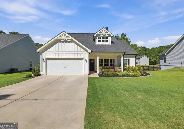 Photo 2 of Single family home for sale at 9280 Long Holw Rd, Gainesville, GA 30506 | MLS# 10856901 | Listing updated on 2026-10-26