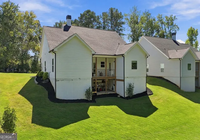 Photo 4 of Single family home for sale at 9280 Long Holw Rd, Gainesville, GA 30506 | MLS# 10856901 | Listing updated on 2026-10-26