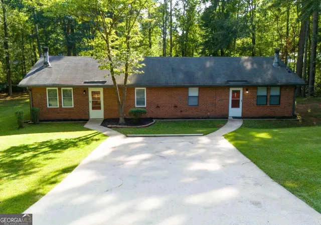 Photo 1 of Multi family home for sale at 150 Alden Ct #150 & 152, Athens, GA 30605 | MLS# 10853088 | Listing updated on 2026-10-09