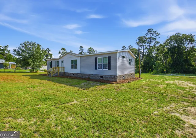 Photo 2 of Manufactured home for sale at 1127 5th Avenue, Twin City, GA 30471 | MLS# 10840221 | Listing updated on 2026-09-18