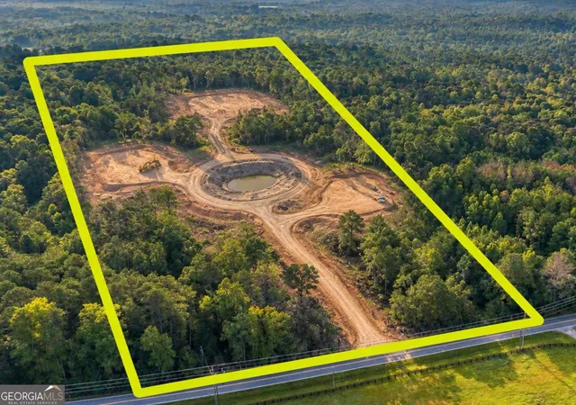Photo 2 of Land for sale at 8010 Campbellton Redwine Rd, Palmetto, GA 30268 | MLS# 10840043 | Listing updated on 2026-09-28