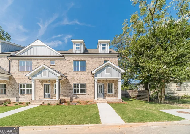 Townhouse for sale at 316 Milledge Ave, Monroe, GA 30655 | MLS# 10820224