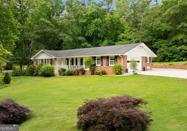 Photo 1 of Single family home for sale at 4670 Windsor Dr Sw, Smyrna, GA 30082 | MLS# 10841053 | Listing updated on 2026-09-19