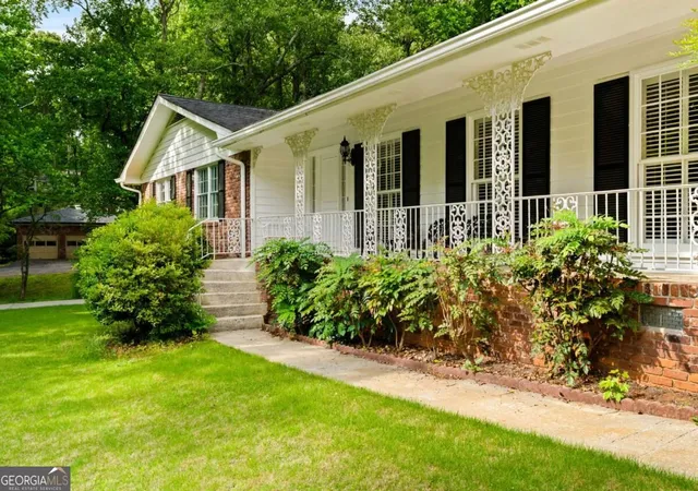 Photo 2 of Single family home for sale at 4670 Windsor Dr Sw, Smyrna, GA 30082 | MLS# 10841053 | Listing updated on 2026-09-19